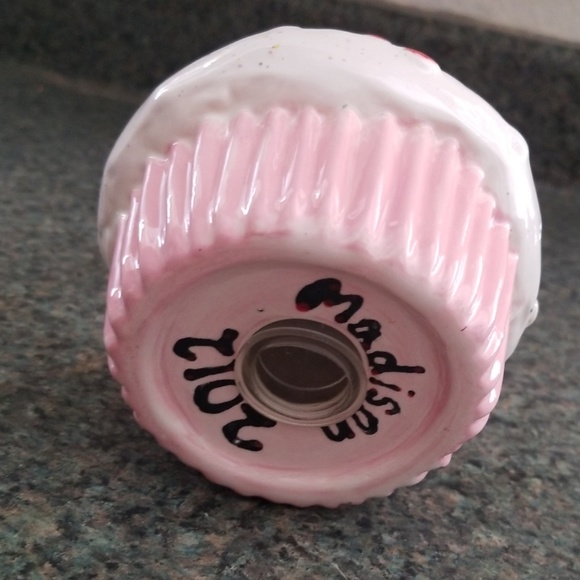 CUPCAKE BANK - Picture 4 of 4